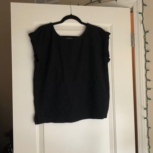 Short sleeved sweater